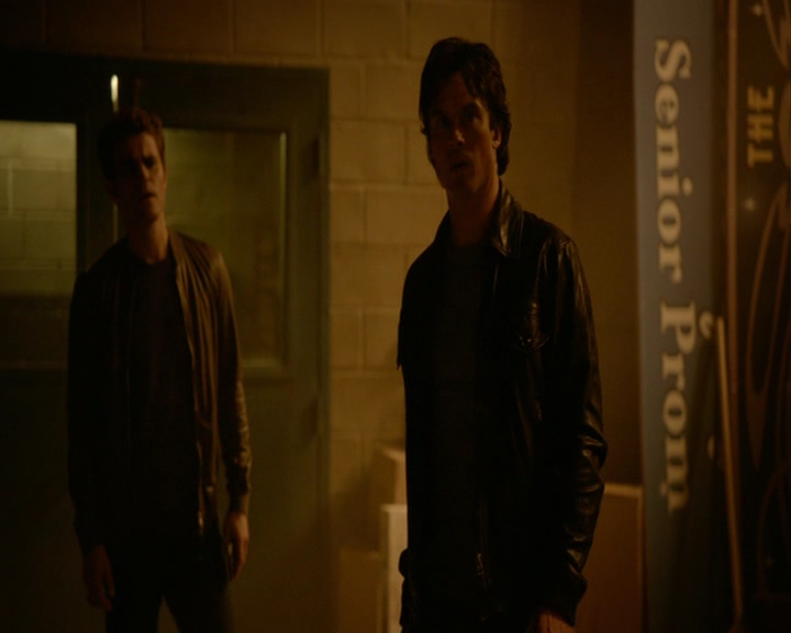 VampireDiaries-dot-nl_VampireDiaries-8x03YouDecidedThatIWasWorthSaving1120.jpg