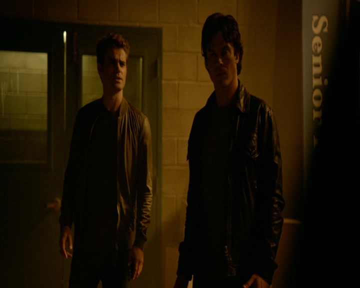 VampireDiaries-dot-nl_VampireDiaries-8x03YouDecidedThatIWasWorthSaving1123.jpg