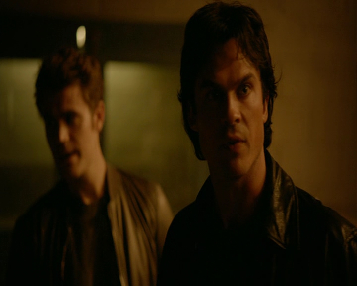 VampireDiaries-dot-nl_VampireDiaries-8x03YouDecidedThatIWasWorthSaving1128.jpg