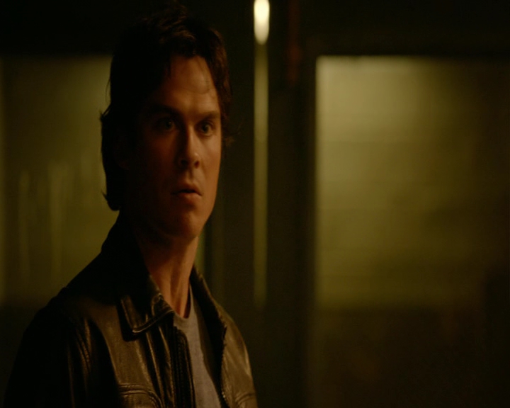 VampireDiaries-dot-nl_VampireDiaries-8x03YouDecidedThatIWasWorthSaving1154.jpg