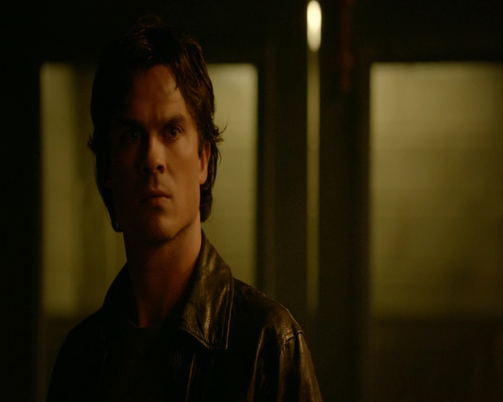 VampireDiaries-dot-nl_VampireDiaries-8x03YouDecidedThatIWasWorthSaving1163.jpg