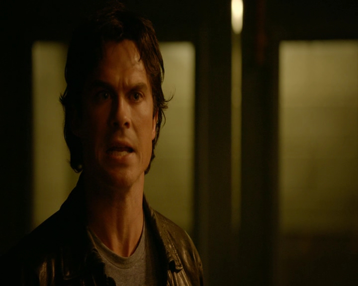 VampireDiaries-dot-nl_VampireDiaries-8x03YouDecidedThatIWasWorthSaving1226.jpg