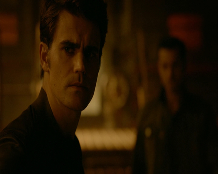 VampireDiaries-dot-nl_VampireDiaries-8x03YouDecidedThatIWasWorthSaving1231.jpg