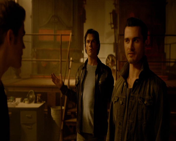 VampireDiaries-dot-nl_VampireDiaries-8x03YouDecidedThatIWasWorthSaving1257.jpg