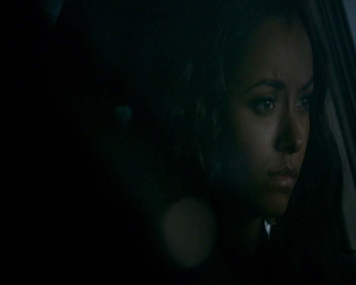 VampireDiaries-dot-nl_VampireDiaries-8x03YouDecidedThatIWasWorthSaving1287.jpg