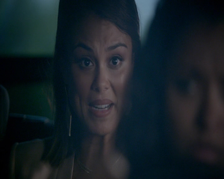 VampireDiaries-dot-nl_VampireDiaries-8x03YouDecidedThatIWasWorthSaving1288.jpg