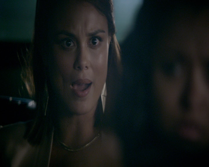 VampireDiaries-dot-nl_VampireDiaries-8x03YouDecidedThatIWasWorthSaving1289.jpg