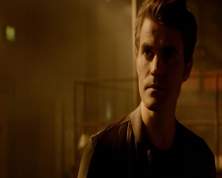 VampireDiaries-dot-nl_VampireDiaries-8x03YouDecidedThatIWasWorthSaving1313.jpg