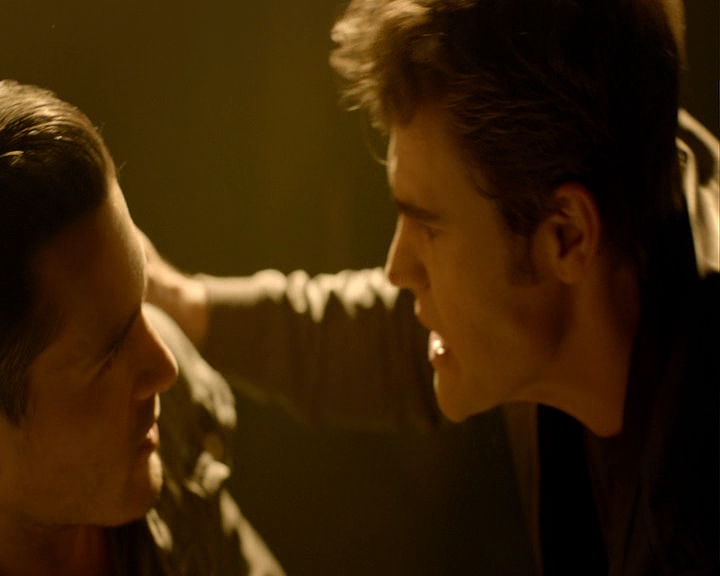 VampireDiaries-dot-nl_VampireDiaries-8x03YouDecidedThatIWasWorthSaving1341.jpg