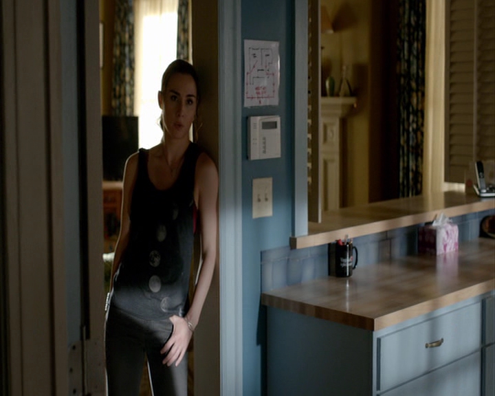 VampireDiaries-dot-nl_VampireDiaries-8x03YouDecidedThatIWasWorthSaving1415.jpg