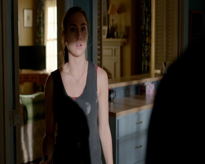 VampireDiaries-dot-nl_VampireDiaries-8x03YouDecidedThatIWasWorthSaving1419.jpg