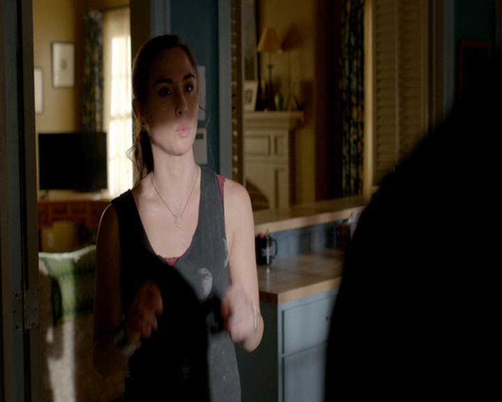 VampireDiaries-dot-nl_VampireDiaries-8x03YouDecidedThatIWasWorthSaving1420.jpg