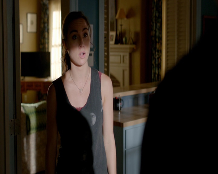 VampireDiaries-dot-nl_VampireDiaries-8x03YouDecidedThatIWasWorthSaving1421.jpg