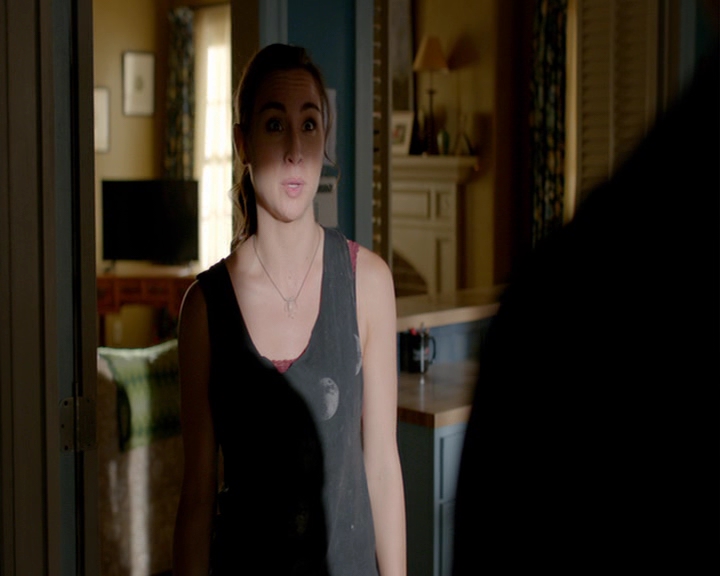 VampireDiaries-dot-nl_VampireDiaries-8x03YouDecidedThatIWasWorthSaving1422.jpg