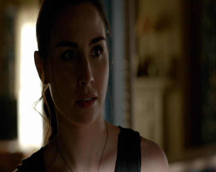 VampireDiaries-dot-nl_VampireDiaries-8x03YouDecidedThatIWasWorthSaving1430.jpg