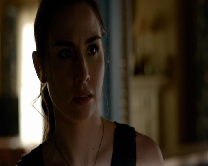 VampireDiaries-dot-nl_VampireDiaries-8x03YouDecidedThatIWasWorthSaving1431.jpg