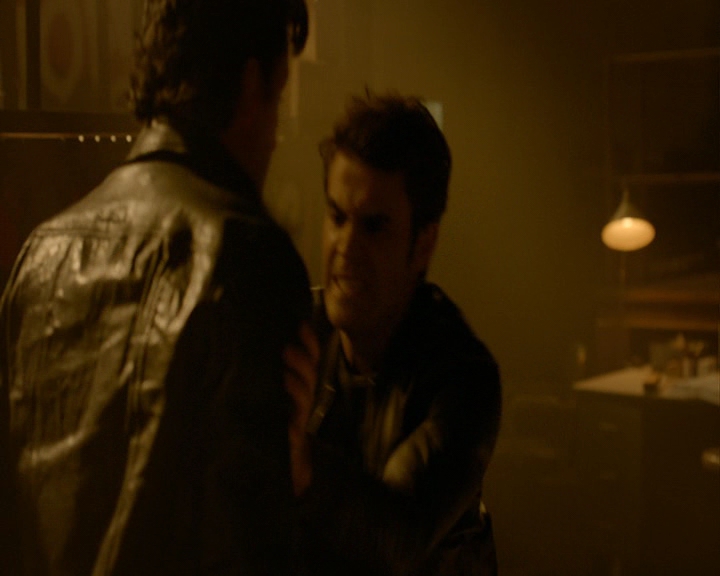 VampireDiaries-dot-nl_VampireDiaries-8x03YouDecidedThatIWasWorthSaving1438.jpg