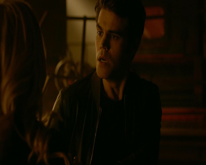 VampireDiaries-dot-nl_VampireDiaries-8x03YouDecidedThatIWasWorthSaving1475.jpg