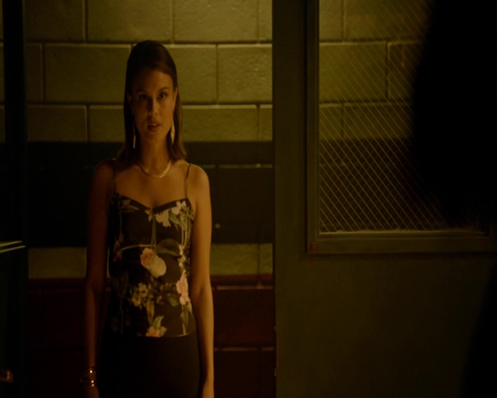 VampireDiaries-dot-nl_VampireDiaries-8x03YouDecidedThatIWasWorthSaving1520.jpg