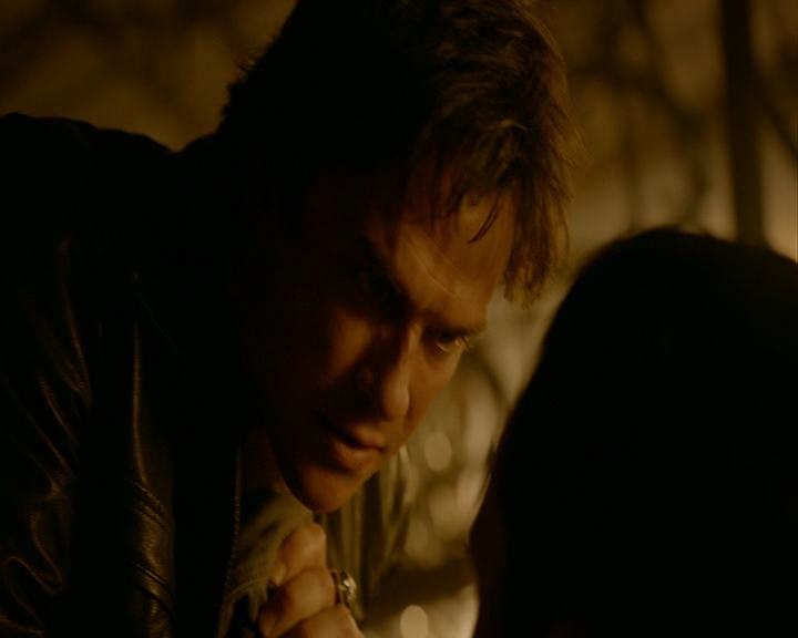 VampireDiaries-dot-nl_VampireDiaries-8x03YouDecidedThatIWasWorthSaving1525.jpg