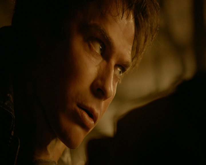 VampireDiaries-dot-nl_VampireDiaries-8x03YouDecidedThatIWasWorthSaving1539.jpg