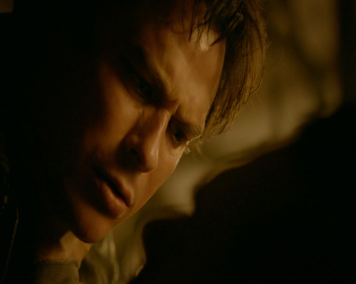 VampireDiaries-dot-nl_VampireDiaries-8x03YouDecidedThatIWasWorthSaving1545.jpg