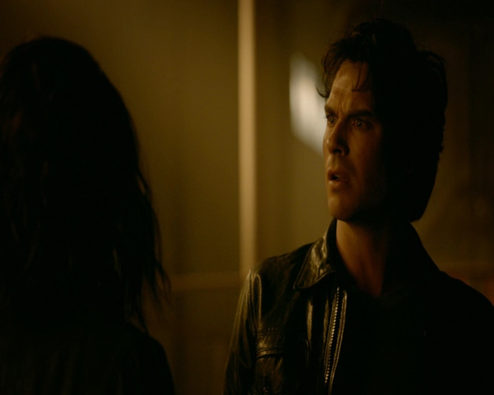 VampireDiaries-dot-nl_VampireDiaries-8x03YouDecidedThatIWasWorthSaving1565.jpg