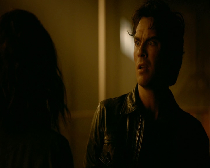 VampireDiaries-dot-nl_VampireDiaries-8x03YouDecidedThatIWasWorthSaving1566.jpg