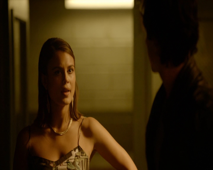 VampireDiaries-dot-nl_VampireDiaries-8x03YouDecidedThatIWasWorthSaving1603.jpg