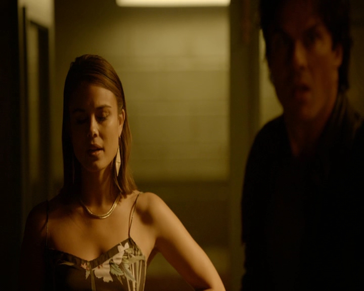 VampireDiaries-dot-nl_VampireDiaries-8x03YouDecidedThatIWasWorthSaving1605.jpg