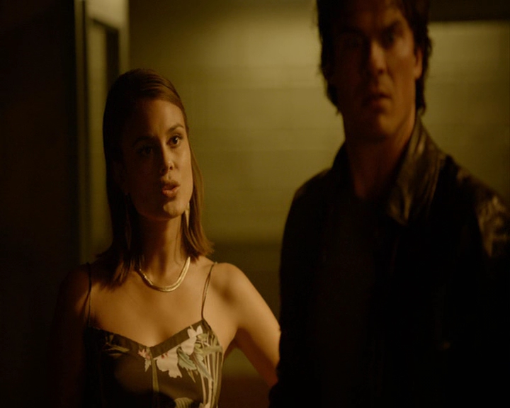 VampireDiaries-dot-nl_VampireDiaries-8x03YouDecidedThatIWasWorthSaving1612.jpg