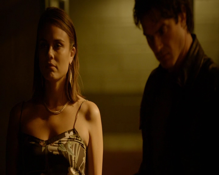 VampireDiaries-dot-nl_VampireDiaries-8x03YouDecidedThatIWasWorthSaving1619.jpg