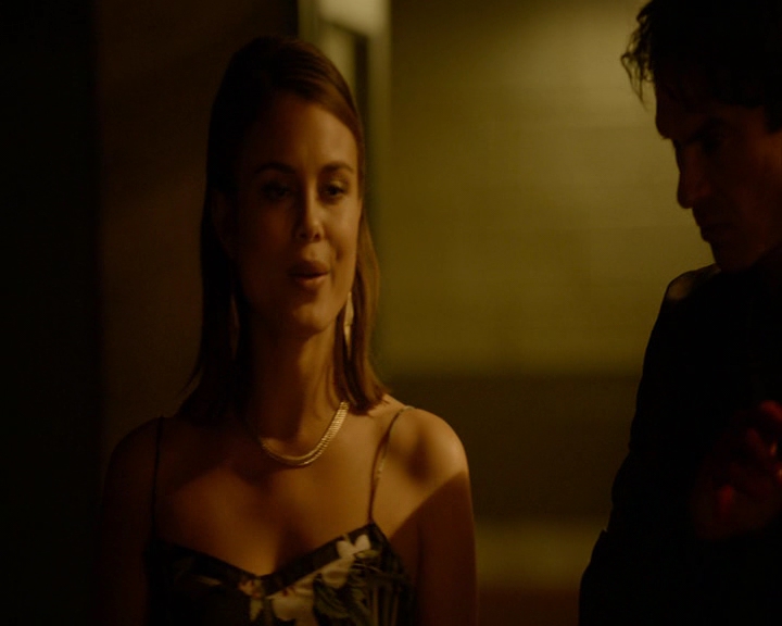 VampireDiaries-dot-nl_VampireDiaries-8x03YouDecidedThatIWasWorthSaving1620.jpg