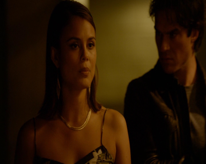 VampireDiaries-dot-nl_VampireDiaries-8x03YouDecidedThatIWasWorthSaving1621.jpg