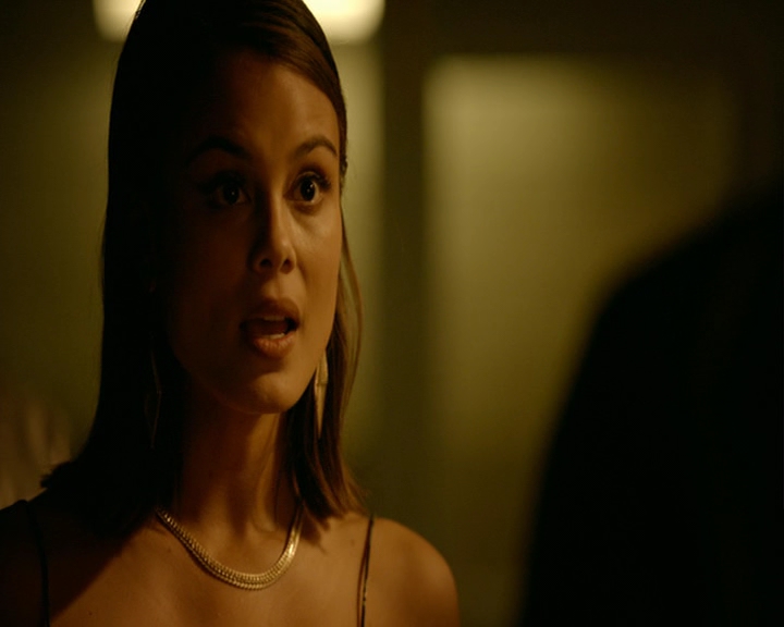 VampireDiaries-dot-nl_VampireDiaries-8x03YouDecidedThatIWasWorthSaving1646.jpg