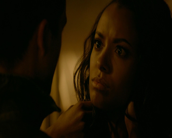 VampireDiaries-dot-nl_VampireDiaries-8x03YouDecidedThatIWasWorthSaving1687.jpg