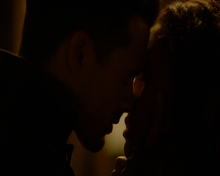 VampireDiaries-dot-nl_VampireDiaries-8x03YouDecidedThatIWasWorthSaving1700.jpg