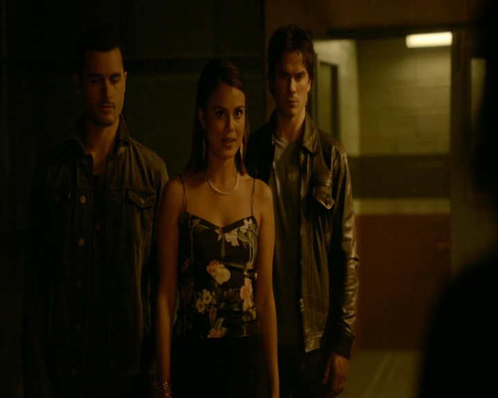 VampireDiaries-dot-nl_VampireDiaries-8x03YouDecidedThatIWasWorthSaving1753.jpg