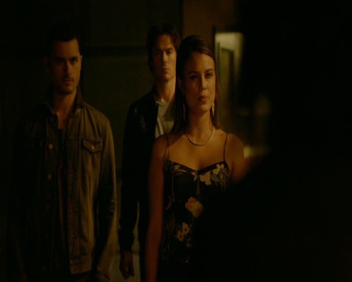 VampireDiaries-dot-nl_VampireDiaries-8x03YouDecidedThatIWasWorthSaving1756.jpg