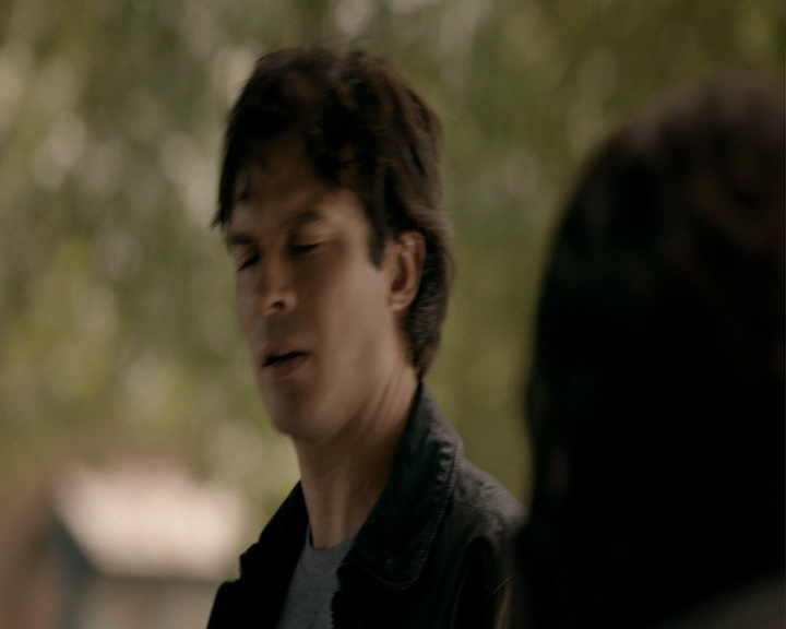 VampireDiaries-dot-nl_VampireDiaries-8x03YouDecidedThatIWasWorthSaving1802.jpg