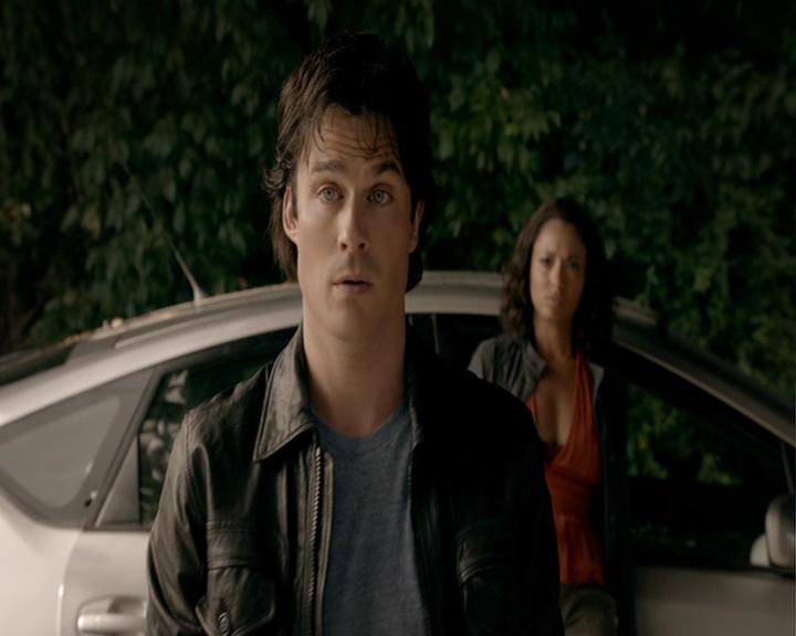 VampireDiaries-dot-nl_VampireDiaries-8x03YouDecidedThatIWasWorthSaving1804.jpg