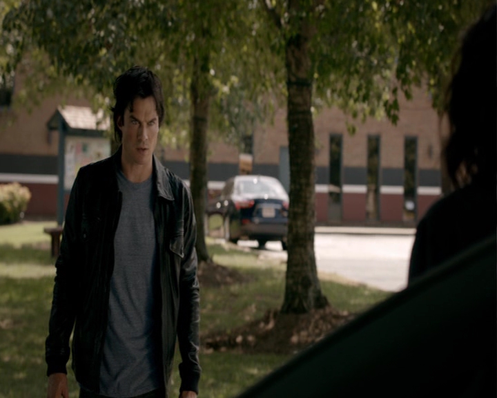 VampireDiaries-dot-nl_VampireDiaries-8x03YouDecidedThatIWasWorthSaving1811.jpg