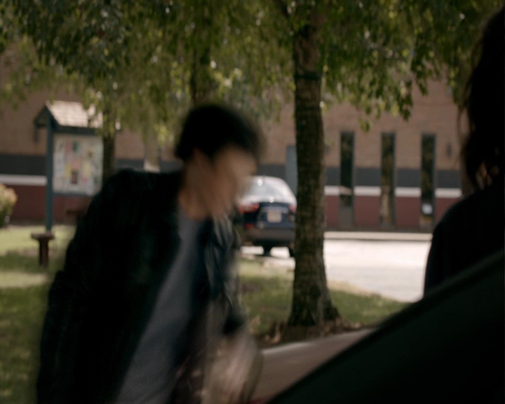 VampireDiaries-dot-nl_VampireDiaries-8x03YouDecidedThatIWasWorthSaving1812.jpg