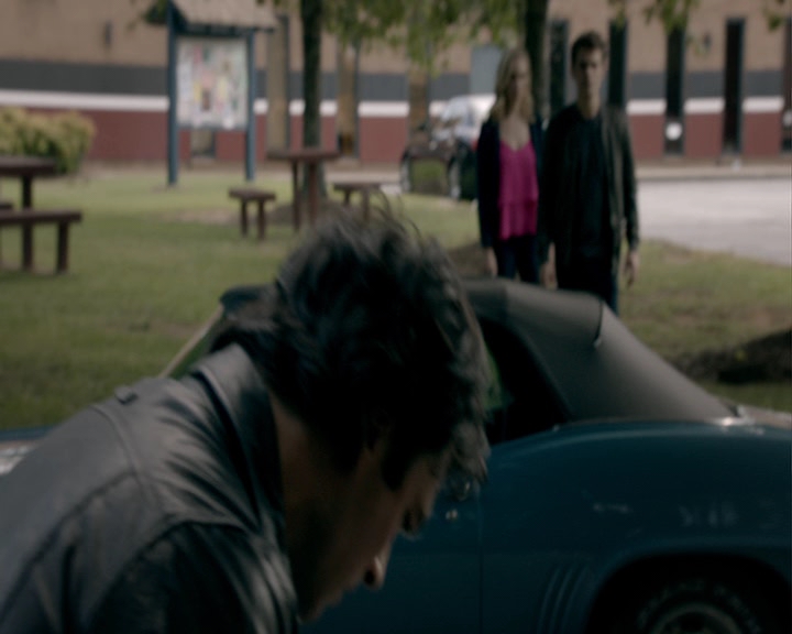 VampireDiaries-dot-nl_VampireDiaries-8x03YouDecidedThatIWasWorthSaving1840.jpg