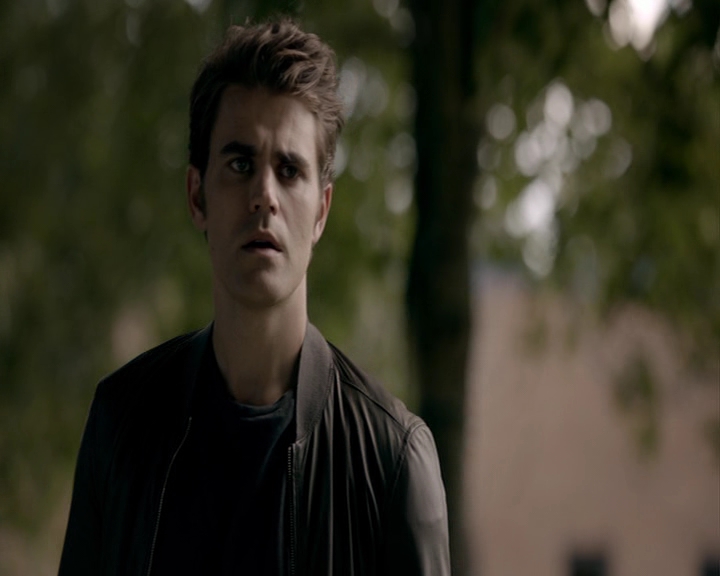 VampireDiaries-dot-nl_VampireDiaries-8x03YouDecidedThatIWasWorthSaving1843.jpg