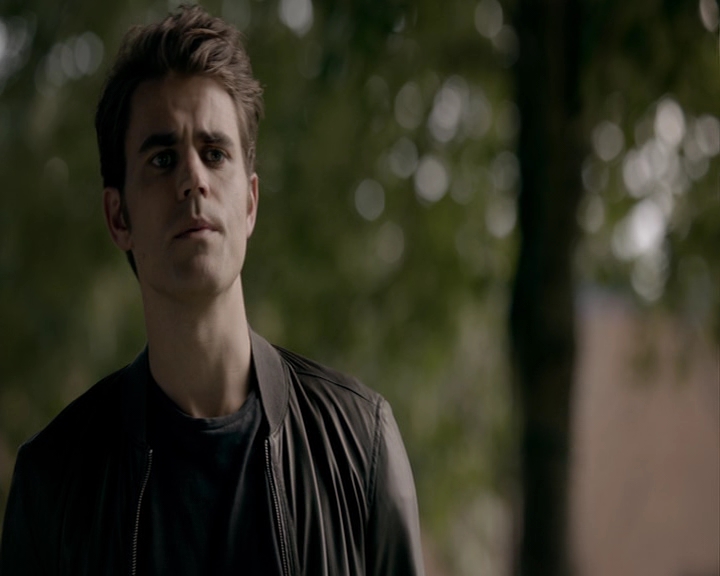 VampireDiaries-dot-nl_VampireDiaries-8x03YouDecidedThatIWasWorthSaving1844.jpg