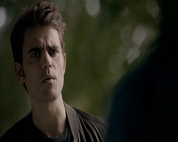 VampireDiaries-dot-nl_VampireDiaries-8x03YouDecidedThatIWasWorthSaving1852.jpg