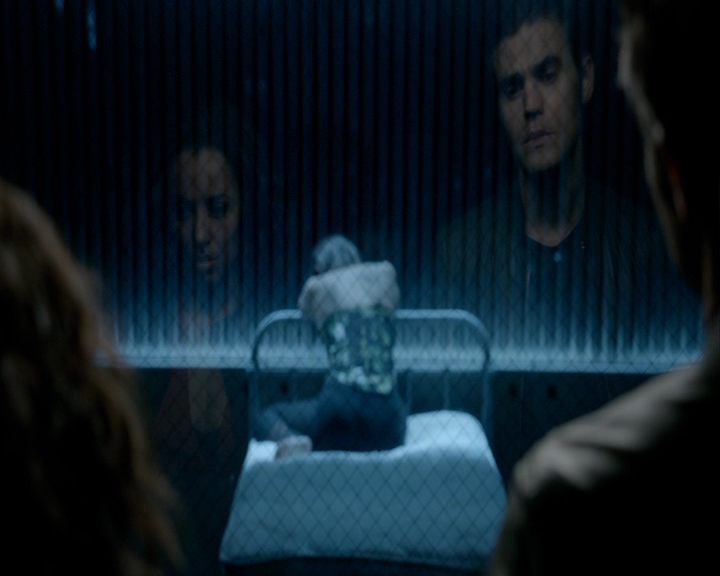 VampireDiaries-dot-nl_VampireDiaries-8x03YouDecidedThatIWasWorthSaving1874.jpg