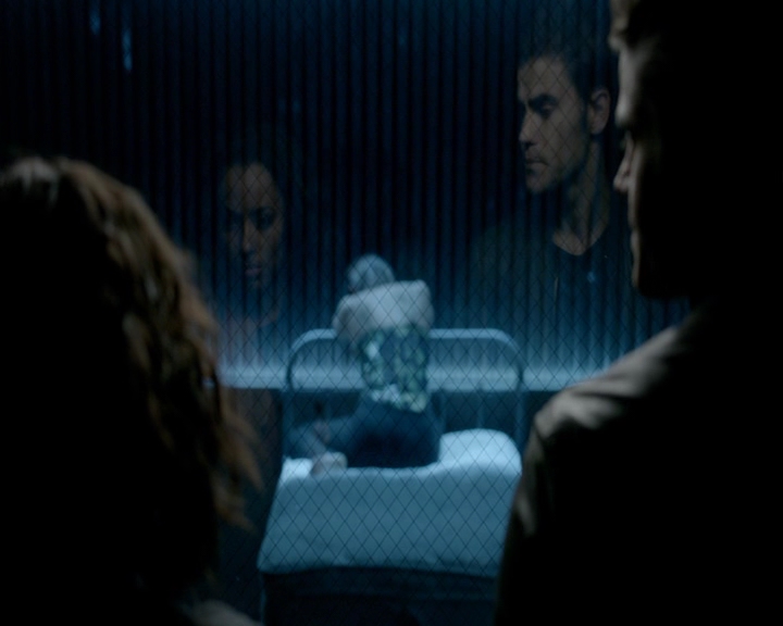 VampireDiaries-dot-nl_VampireDiaries-8x03YouDecidedThatIWasWorthSaving1876.jpg