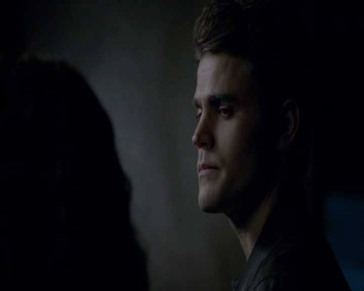 VampireDiaries-dot-nl_VampireDiaries-8x03YouDecidedThatIWasWorthSaving1902.jpg